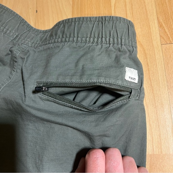 Vuori Olive Green Ripstop Cargo Utility Shorts Relaxed Fit Drawstring Athleisure - Picture 6 of 10
